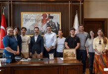 GENÇLİK MERKEZİNDE RAKETLER ERASMUS İÇİN KALKTI