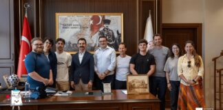 GENÇLİK MERKEZİNDE RAKETLER ERASMUS İÇİN KALKTI